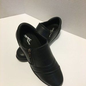 Easy Street NWOT Women's Black Comfort Wave Shoes Size 8 1/2 W, Zipper Closure